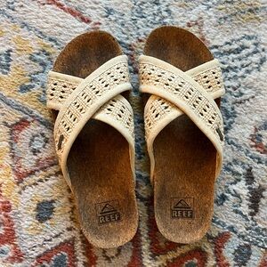 Reef Women’s Cushion Woven Bloom Slide Sandal size 8